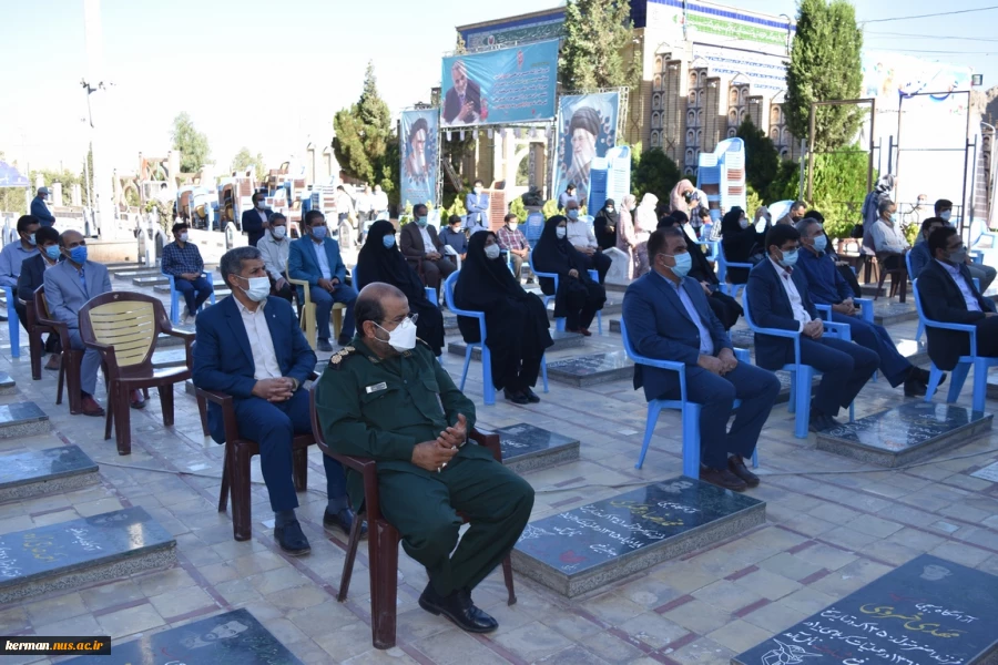 جشن میلاد حضرت امام رضا (ع) به همت دانشگاه فنی و حرفه ای استان کرمان در گلزار مطهر شهدای شهر کرمان برگزار شد 6