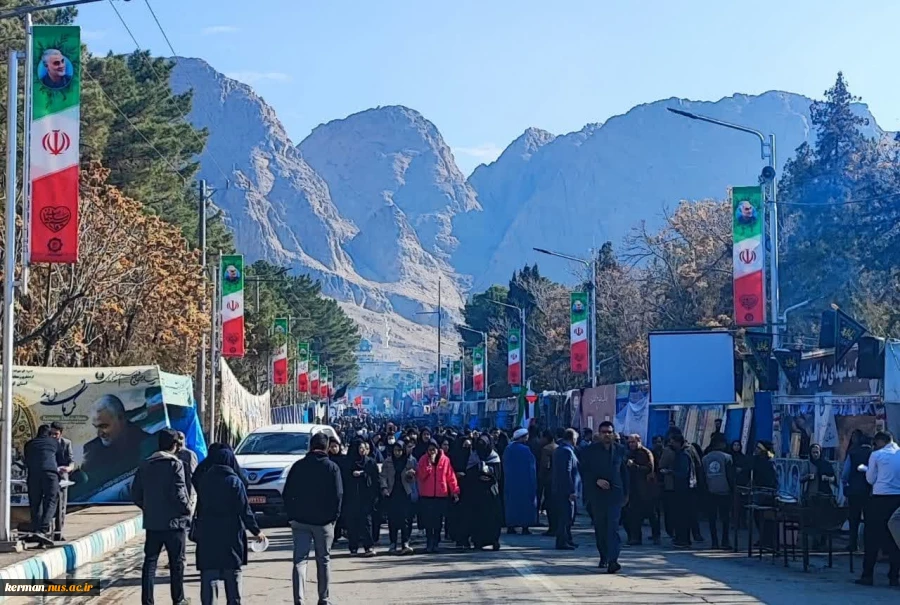 در آستانه گرامیداشت چهارمین سالگرد شهادت سید الشهدای مقاومت:
ادای احترام دانشگاهیان دانشگاه فنی و حرفه‌ای استان کرمان به مقام شامخ شهدا 2