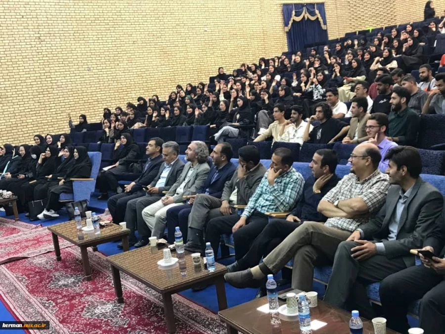 رئیس دانشگاه ملی مهارت واحد استان کرمان در آئین گرامیداشت روز معمار خبر داد:
با انعقاد تفاهم نامه با دهیاری ها در سال جدید از ظرفیت اساتید و دانشجویان برای شرکت در پروژه‌های اجرایی مرتبط با زیباسازی فضای شهری استفاده خواهیم کرد 3