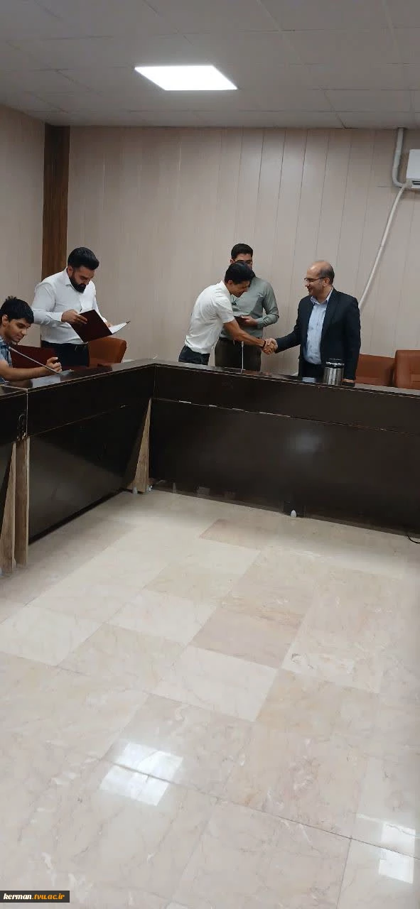 تقدیر از دانشجویان عضو تیم اجرایی رویداد دانش مهارت و فناوری در مرکز رشد دانشگاه ملی مهارت. 6