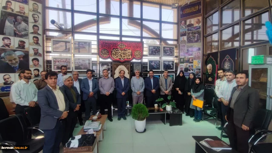 با حضور معاونت فرهنگی و دانشجویی دانشگاه ملی مهارت و ادای احترام به مقام شهید حاج قاسم سلیمانی:
 نخستین دوره ضیافت اندیشه دانشگاه ملی مهارت واحد استان کرمان به کار خود پایان داد. 3
