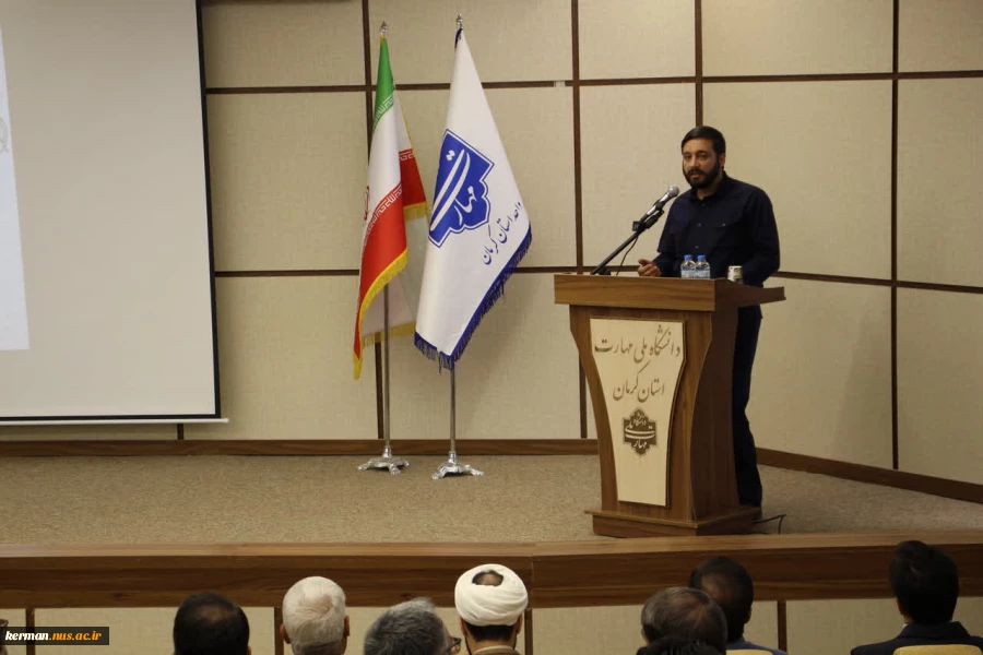 معاون فرهنگی و دانشجویی دانشگاه ملی مهارت در آئین افتتاحیه و رونمایی از پوستر پنجمین جشنواره ملی فرهنگی هنری «ذوالفقار»:
امروز آرمان‌های شهید سلیمانی در قلب اروپا و آمریکا شنیده می‌شود  2