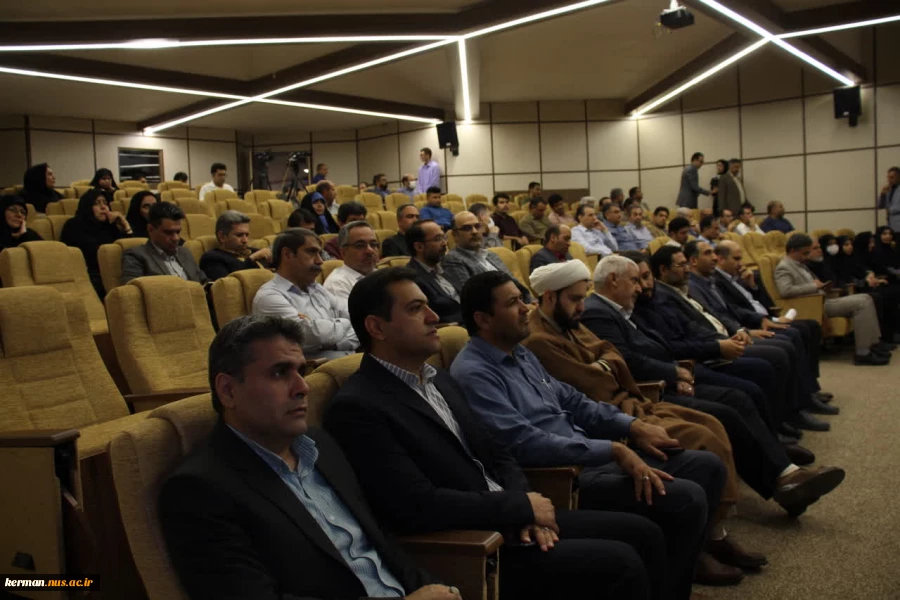 معاون فرهنگی و دانشجویی دانشگاه ملی مهارت در آئین افتتاحیه و رونمایی از پوستر پنجمین جشنواره ملی فرهنگی هنری «ذوالفقار»:
امروز آرمان‌های شهید سلیمانی در قلب اروپا و آمریکا شنیده می‌شود  2